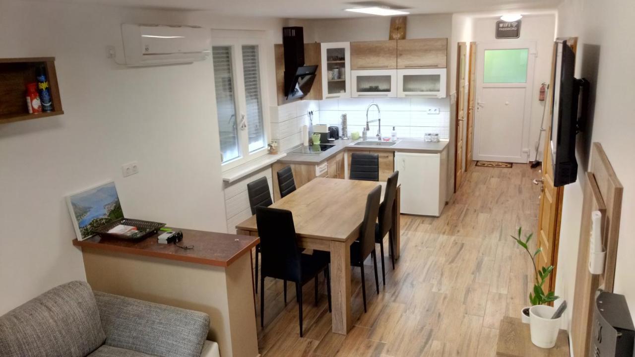 Golden Apartman Orosháza Esterno foto