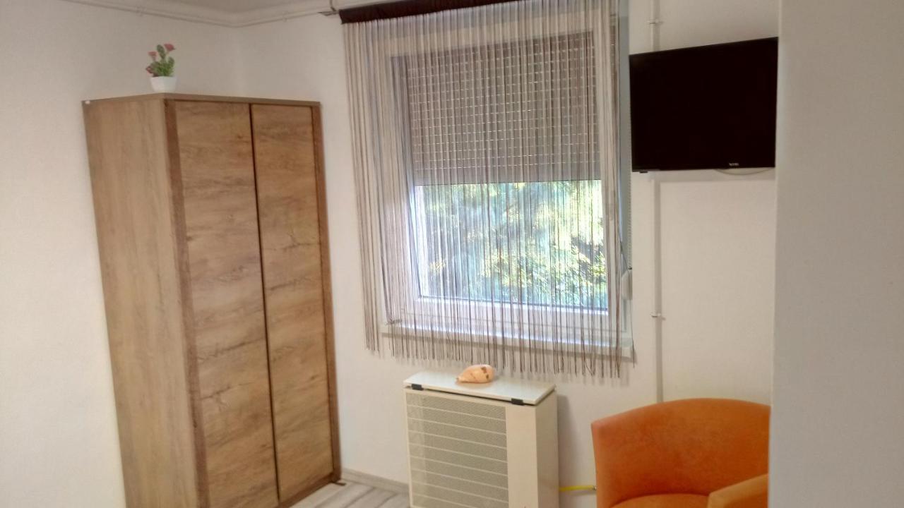 Golden Apartman Orosháza Esterno foto