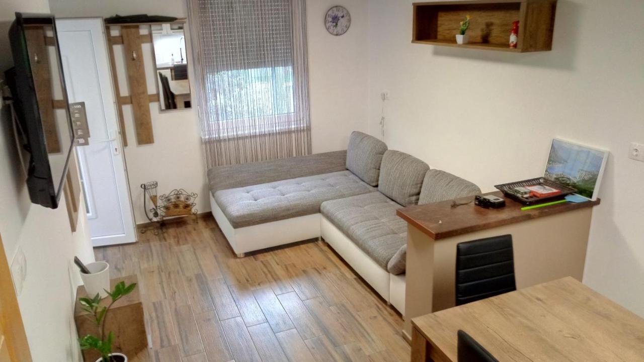 Golden Apartman Orosháza Esterno foto