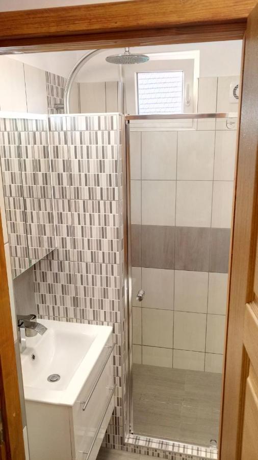 Golden Apartman Orosháza Esterno foto