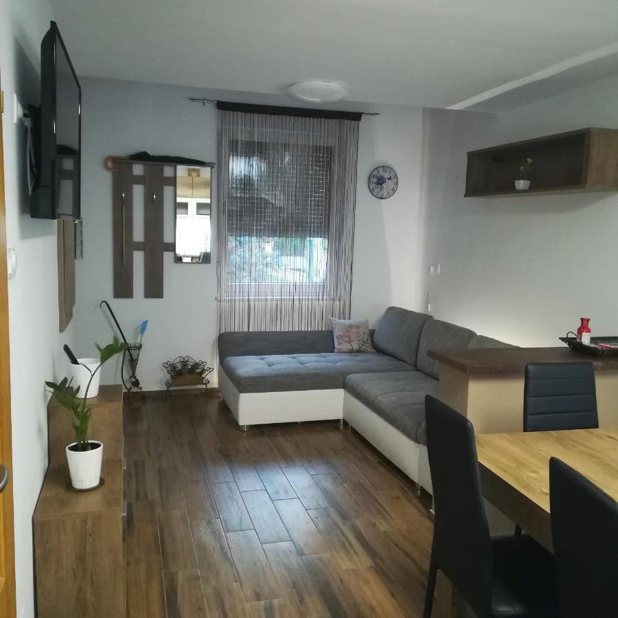 Golden Apartman Orosháza Esterno foto